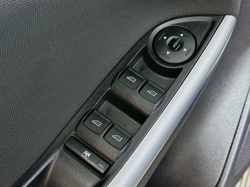 Used 2013 Ford Focus SE image 17