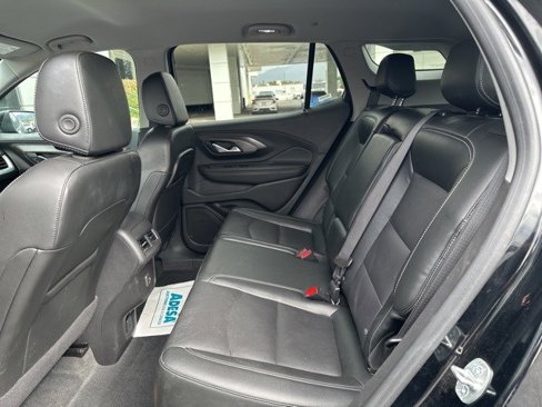 Used 2024 GMC Terrain SLT image 11