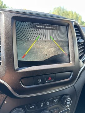 Used 2019 Jeep Cherokee Trailhawk w/ Comfort & Convenience Group image 21