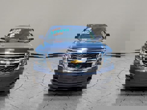 Used 2019 Chevrolet Suburban LT image 2