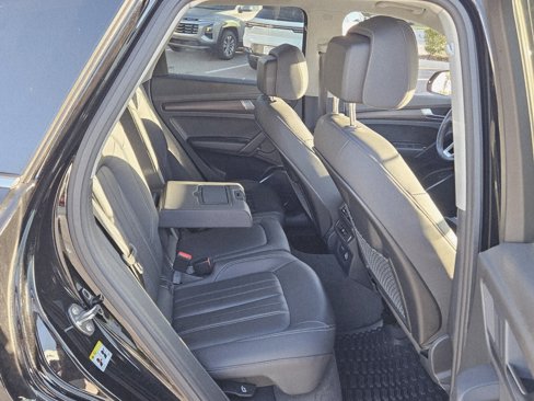 Used 2021 Audi Q5 Premium w/ Convenience Package image 19