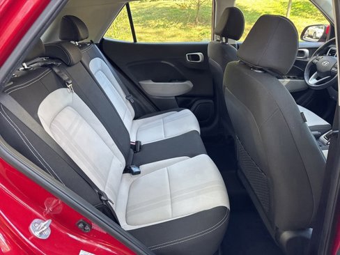 Certified 2022 Hyundai Venue SEL image 11