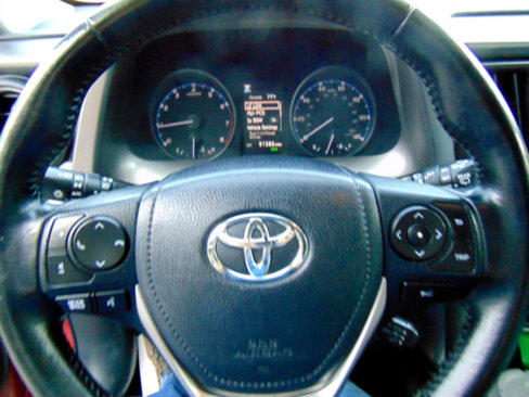 Used 2018 Toyota RAV4 XLE image 15