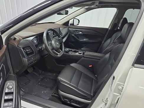 Used 2021 Nissan Rogue SV w/ Premium Package image 29