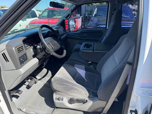 Used 2002 Ford F350 XLT image 3
