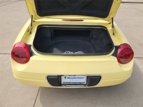 Used 2002 Ford Thunderbird image 16