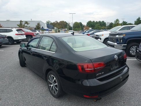 Used 2017 Volkswagen Jetta SE image 7