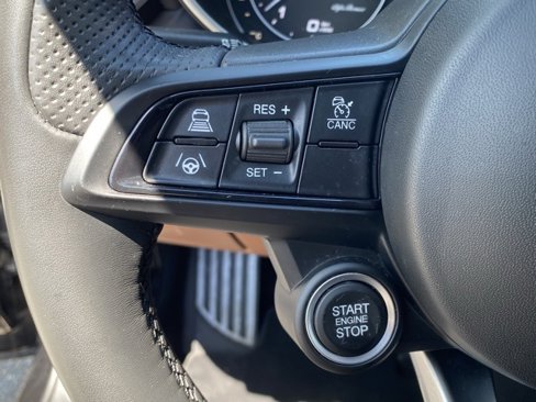 Used 2021 Alfa Romeo Giulia Ti Sport image 23