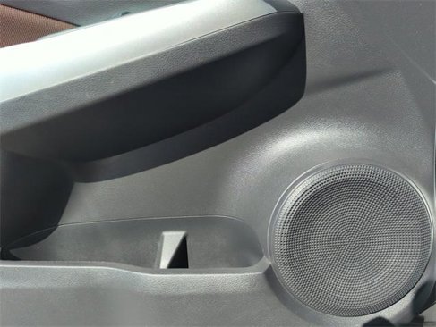 Certified 2020 Nissan Kicks SR w/ Exterior Package image 27