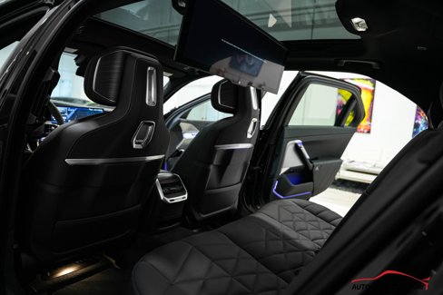Used 2024 BMW 740i image 8