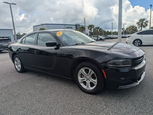 Used 2023 Dodge Charger SXT image 2