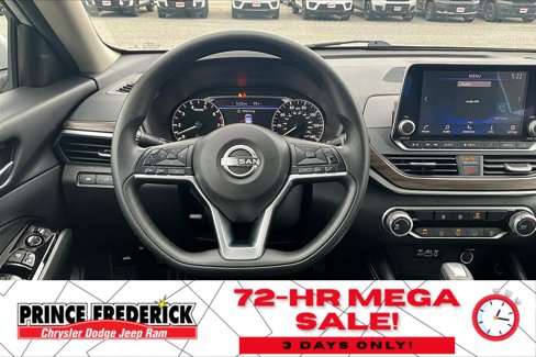 Used 2023 Nissan Altima 2.5 SV image 5