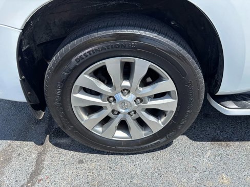Used 2011 Toyota Sequoia Limited image 21