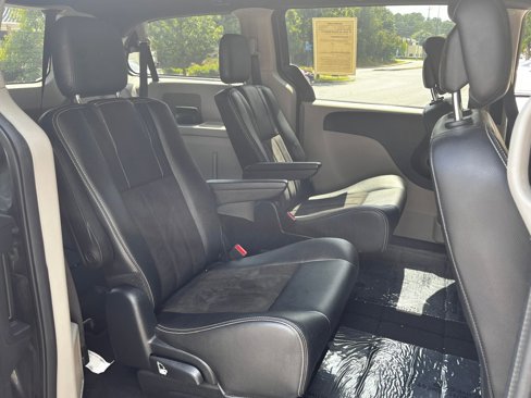 Used 2019 Dodge Grand Caravan SXT image 30