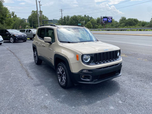 Used 2016 Jeep Renegade Latitude w/ Popular Equipment Group image 4