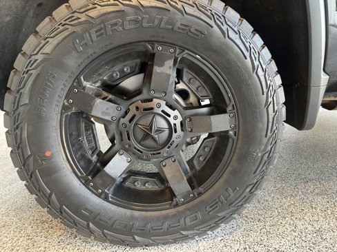Used 2020 Chevrolet Silverado 3500 LT w/ Texas Edition image 40