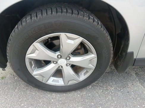 Used 2015 Subaru Forester 2.5i w/ Alloy Wheel Package image 8