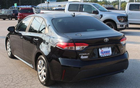 Used 2021 Toyota Corolla LE image 6