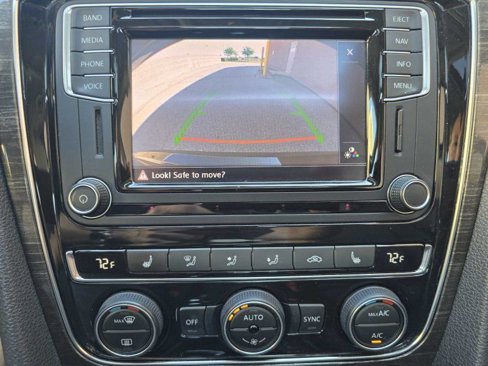 Used 2016 Volkswagen Passat 1.8T SE image 9