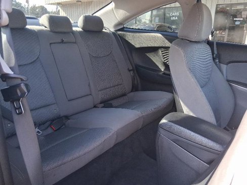 Used 2013 Hyundai Elantra image 36