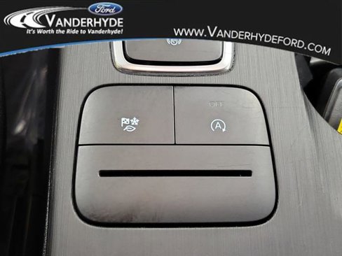 Used 2022 Ford Escape SE image 31