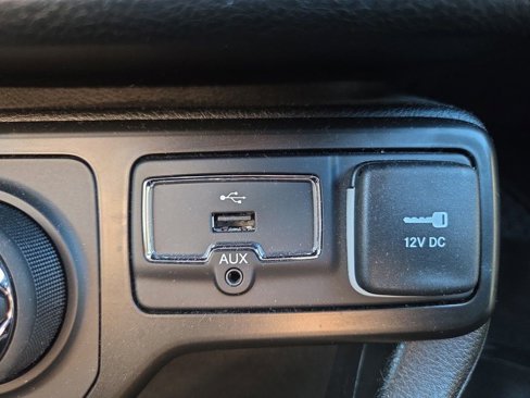 Used 2023 Jeep Renegade Altitude image 26