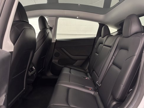 Used 2021 Tesla Model Y Long Range image 13