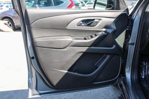 Used 2020 Chevrolet Traverse LS image 9