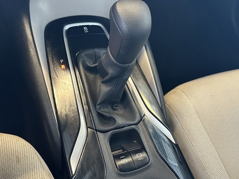 Used 2021 Toyota Corolla LE image 13