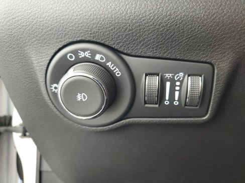 Used 2025 Jeep Compass Latitude w/ Altitude Special Edition image 25