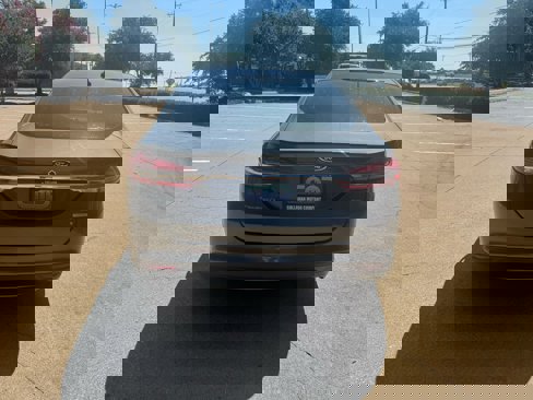 Used 2017 Ford Fusion SE image 7
