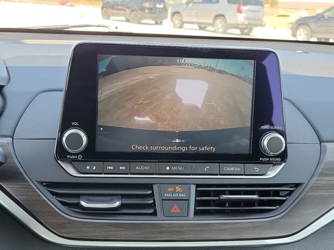 Used 2024 Nissan Altima 2.5 SV image 16