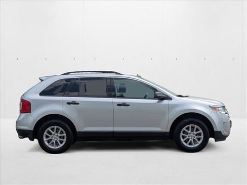 Used 2013 Ford Edge SE image 4