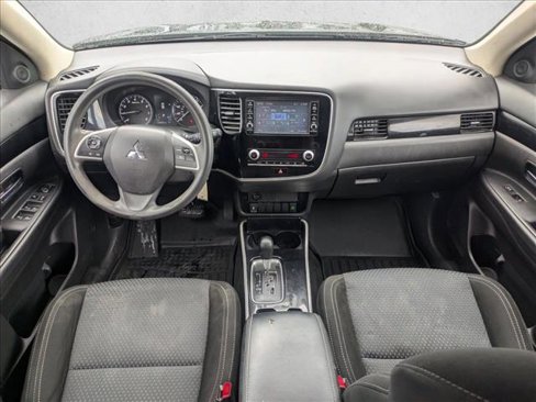 Used 2020 Mitsubishi Outlander ES image 15