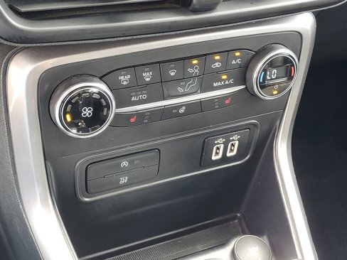 Used 2020 Ford EcoSport SES w/ SES Black Appearance Package image 18