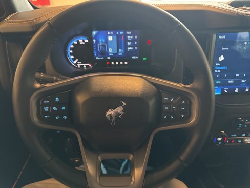 Used 2024 Ford Bronco Badlands image 32