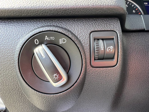 Used 2017 Volkswagen Tiguan Wolfsburg Edition image 34