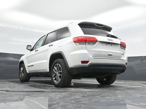 Used 2018 Jeep Grand Cherokee Limited image 43