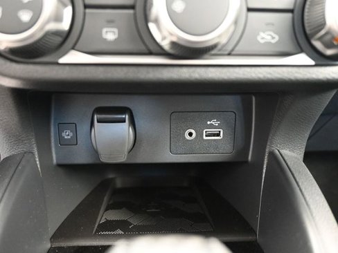 New 2025 Nissan Versa SV w/ Trunk Package image 13