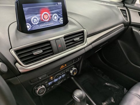 Used 2018 MAZDA MAZDA3 Touring image 10