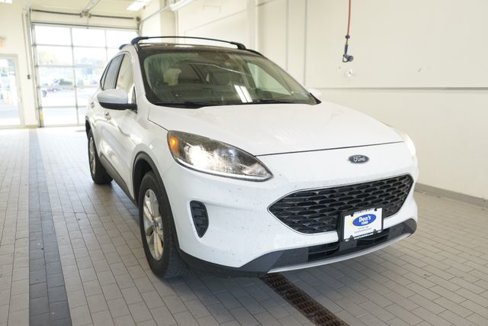 Used 2020 Ford Escape SE image 17