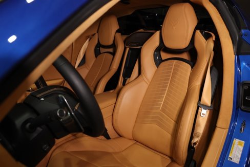 Used 2022 Chevrolet Corvette Stingray Premium Cpe w/ Z51 Performance Package image 5