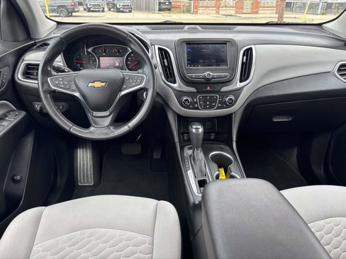 Used 2020 Chevrolet Equinox LT w/ Driver Convenience Package image 12