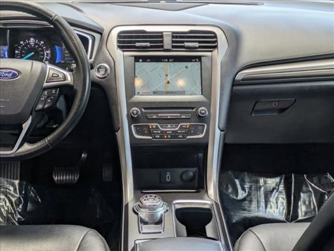 Used 2017 Ford Fusion Energi SE image 15