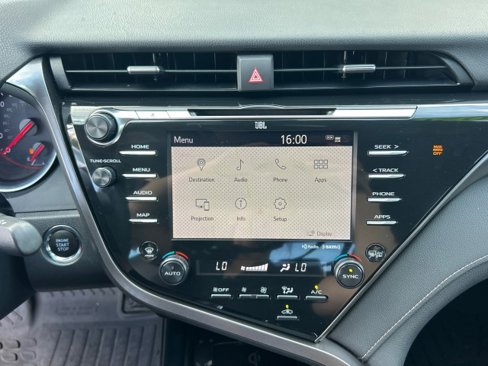 Used 2020 Toyota Camry XSE image 27