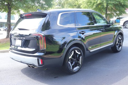 Used 2023 Kia Telluride EX w/ EX Captain's Chair Package image 8