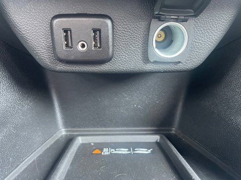 Used 2022 Chevrolet Traverse LT image 27
