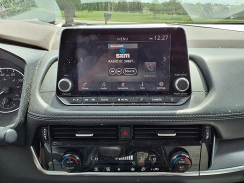 Used 2021 Nissan Rogue SV image 9