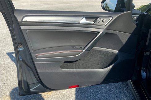 Used 2020 Volkswagen GTI SE image 23