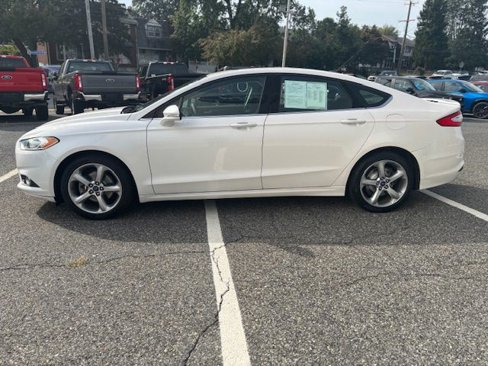 Used 2015 Ford Fusion SE image 4
